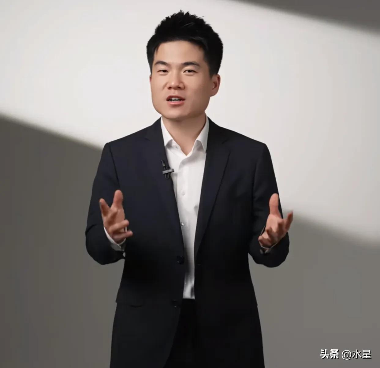 刷到好几条说董宇辉个人账号掉粉的
有的焦虑，有的幸灾乐祸
其实真没必要大惊小怪