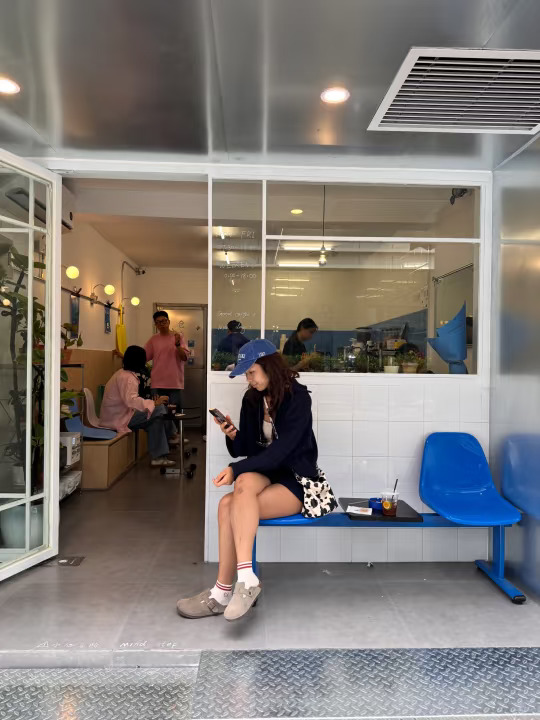 一进门老板说：嚯哟好大一块黄金