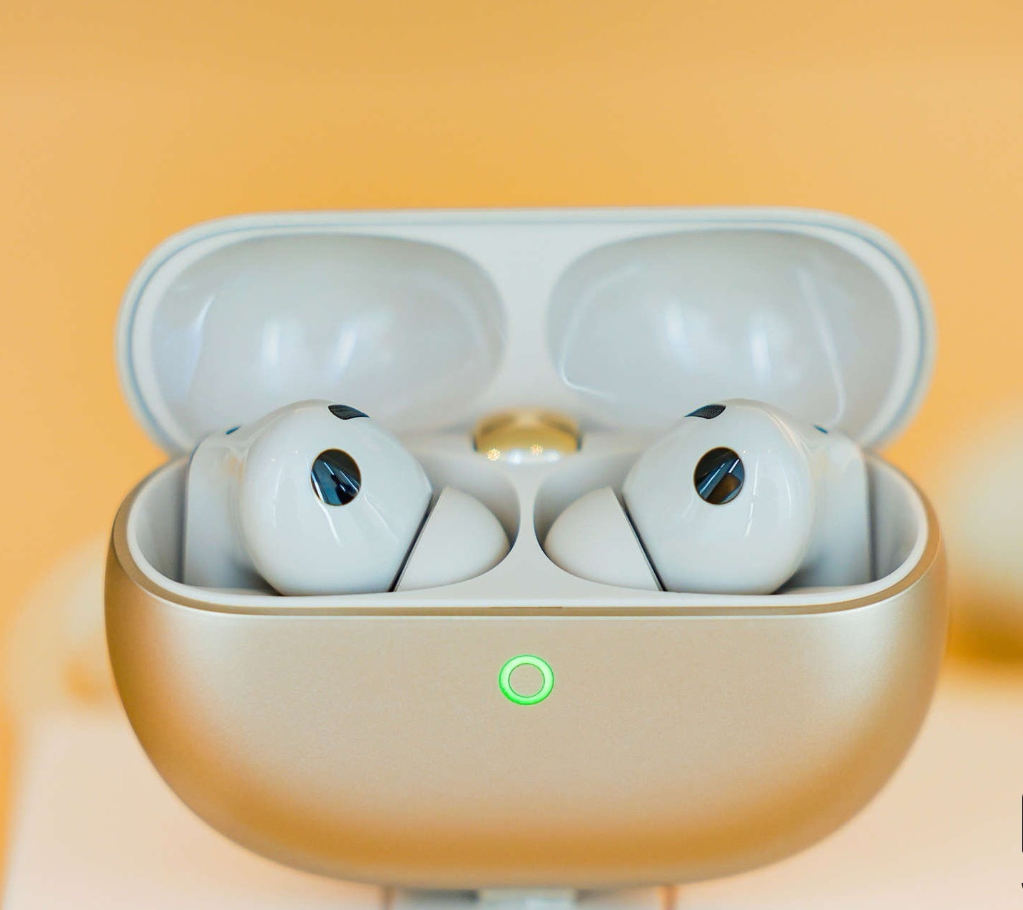 华为FreeBuds Pro5马年典藏版也太懂新年仪式感了吧华为推出了FreeB