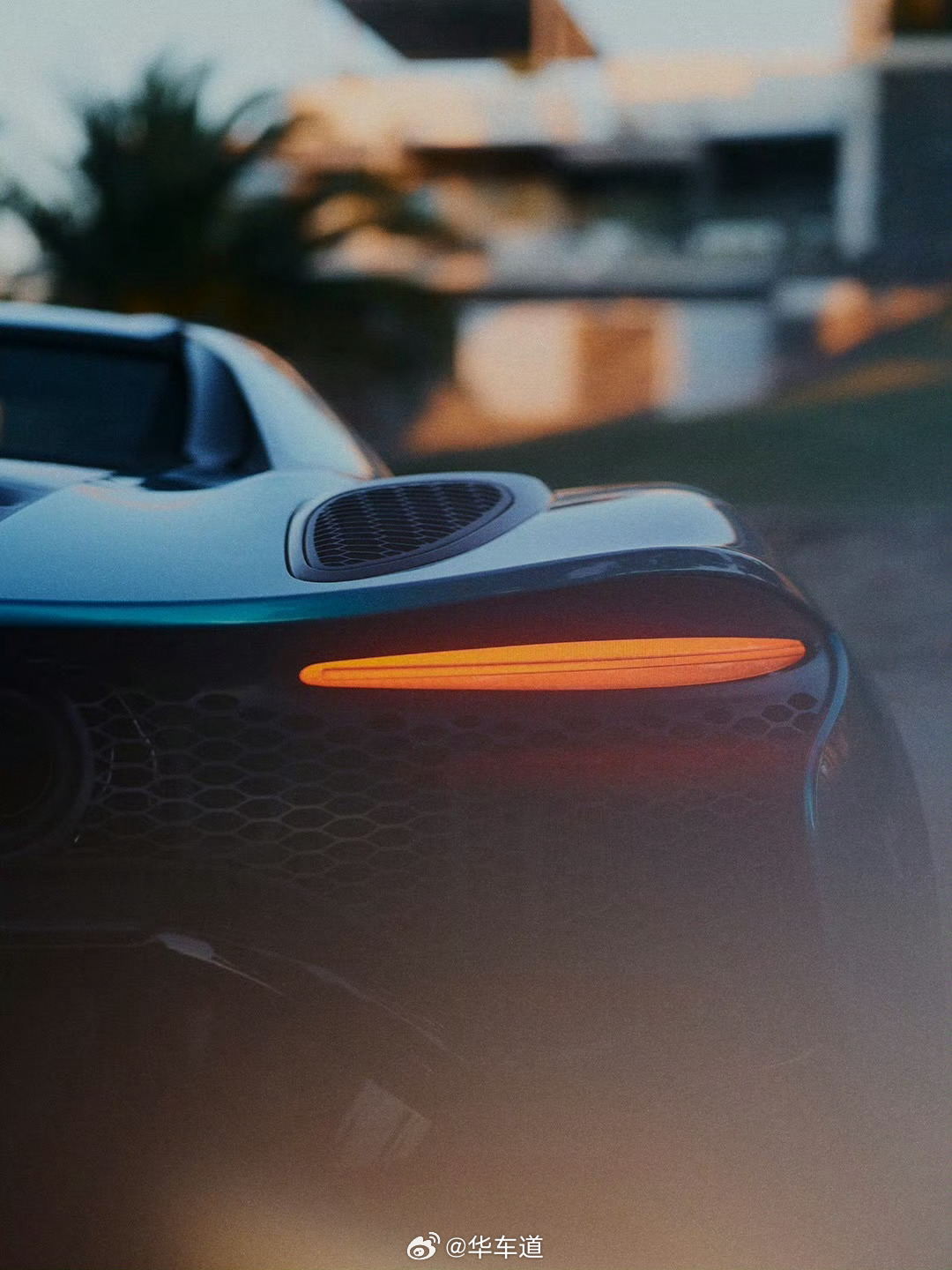 有些思绪压到极限，也许就会豁然开朗。 