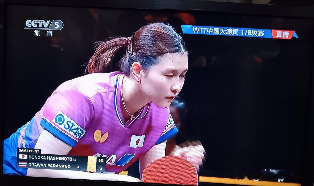 一开始还以为，泰国选手帕拉南是个横空出世的乒乓天才。结果，被日本削球高手桥本帆乃