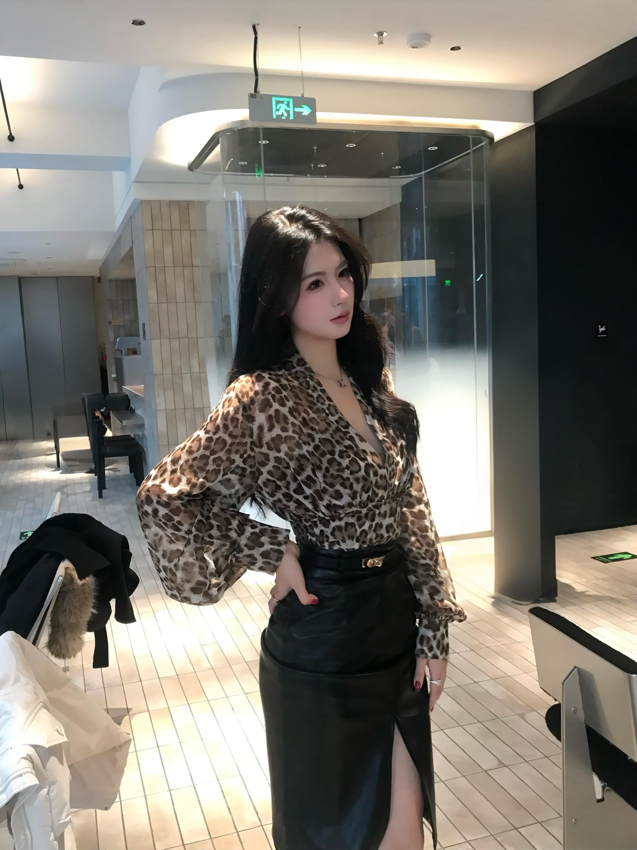 得了千钱想万钱 当了皇帝想成仙