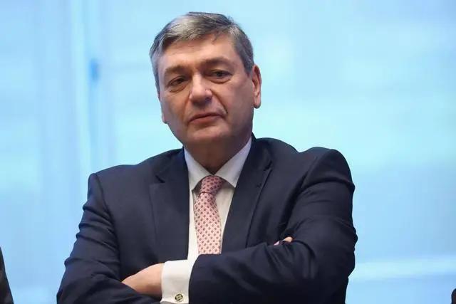 俄罗斯这次是真的不再忍了，对着日本直接下了狠手，石油供应说断就断，半分情面都不留