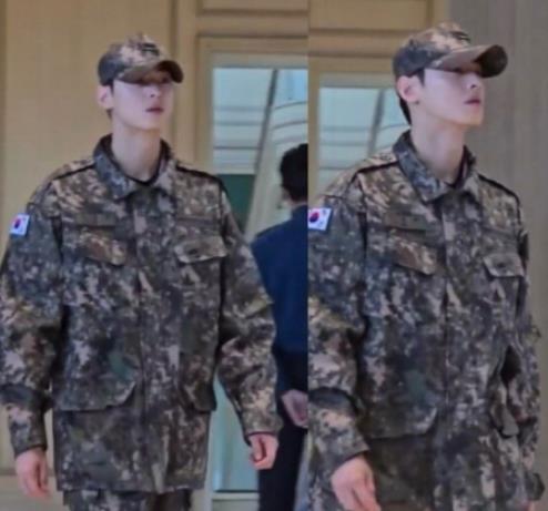 军装车银优 韩国男星车银优穿迷彩军装到庆州APEC会场执行勤务支援任务现场，现在