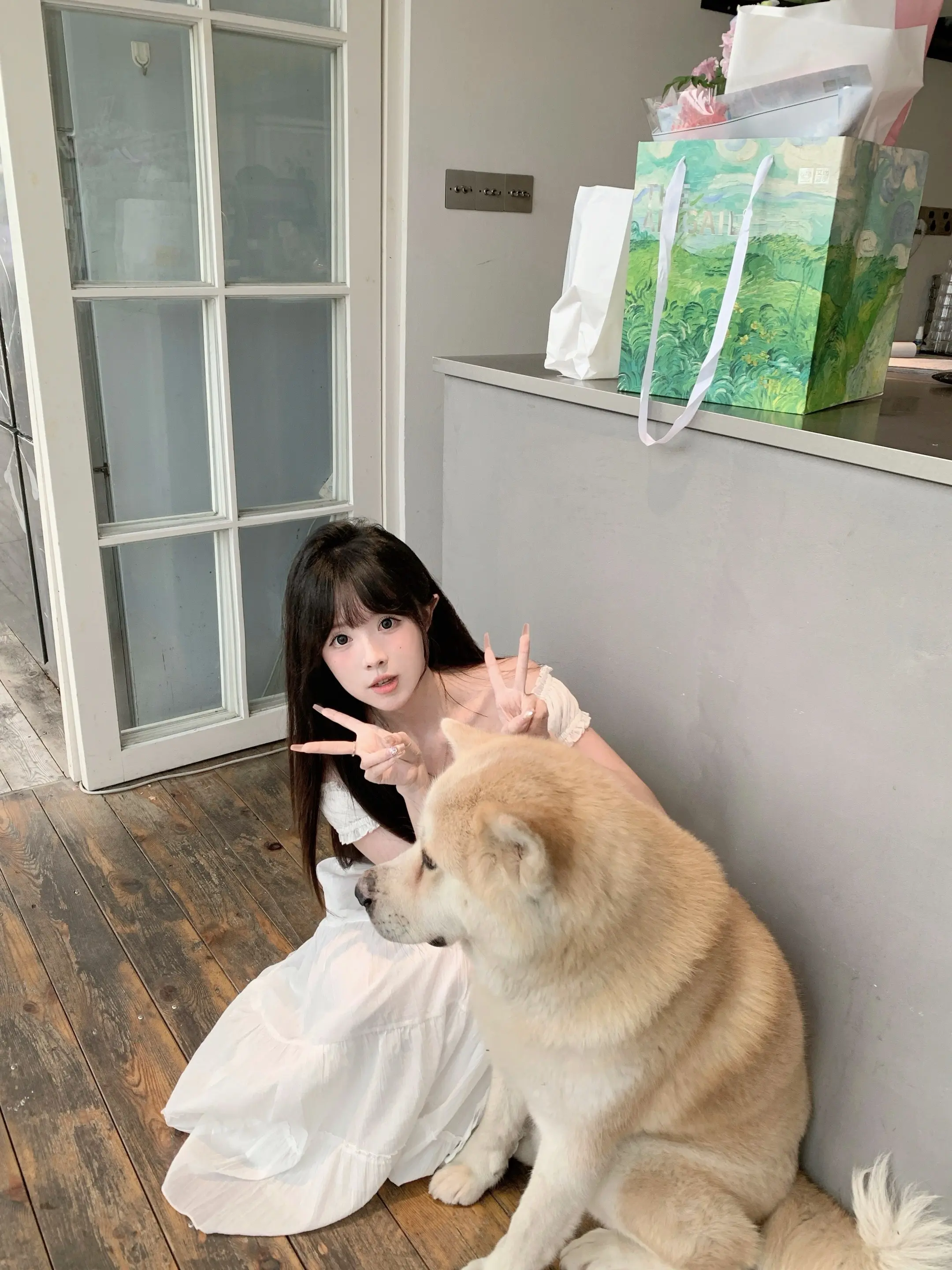 又碰到小狗了耶