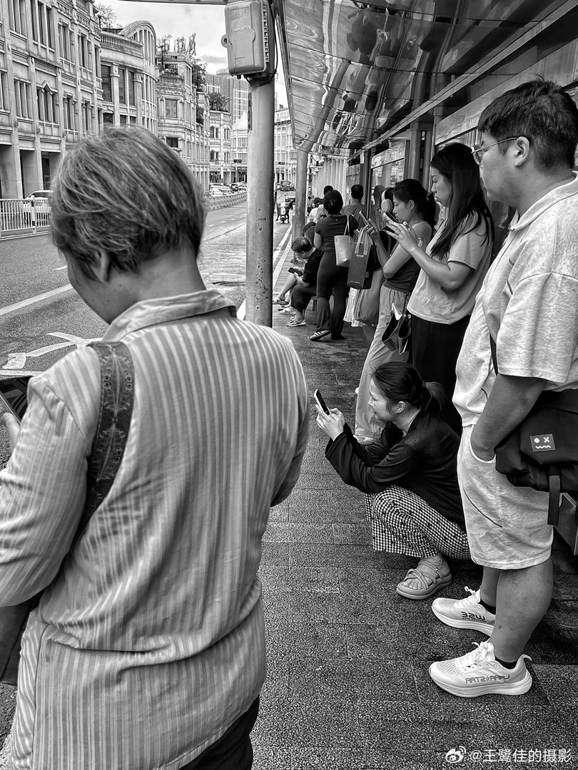 摄影人  街拍厦门：王鹭佳2026在路上？摄影人选择了人文纪实摄影，也就记录了生