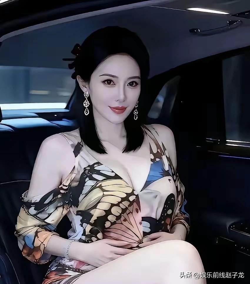 “物是人非事事休，欲语泪先流”，李清照这两句词真的道尽了沧桑与悲戚。曾经与丈夫赵
