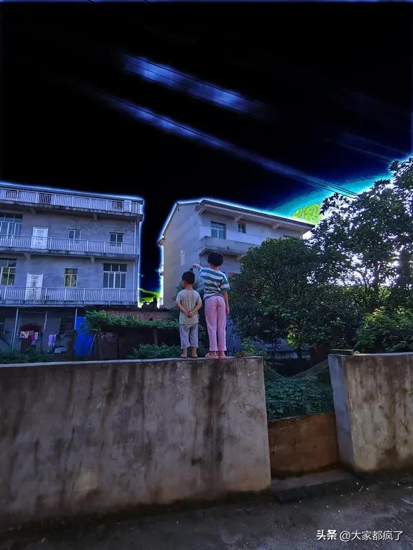 女孩的心思太难猜了

表弟前些时认识了一个女孩，见了几次面了，前两次都是表弟买的