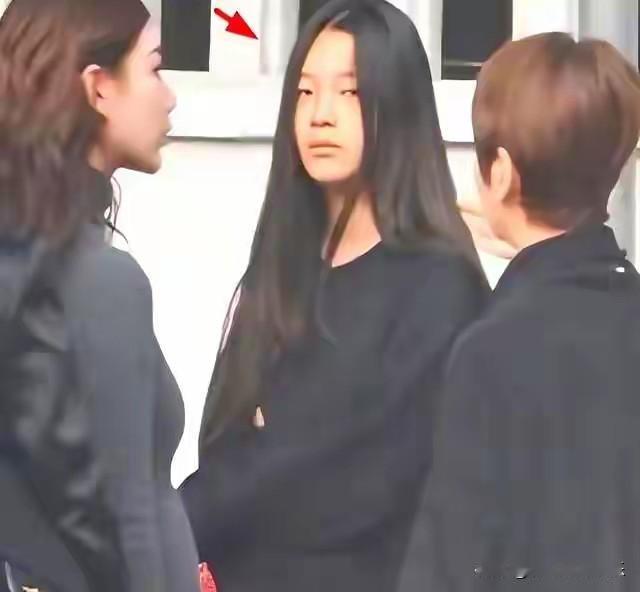 只见新人笑，不闻旧人哭，马筱梅成了汪家的团宠，她的儿子被爷爷抱着，被奶奶夸着，所