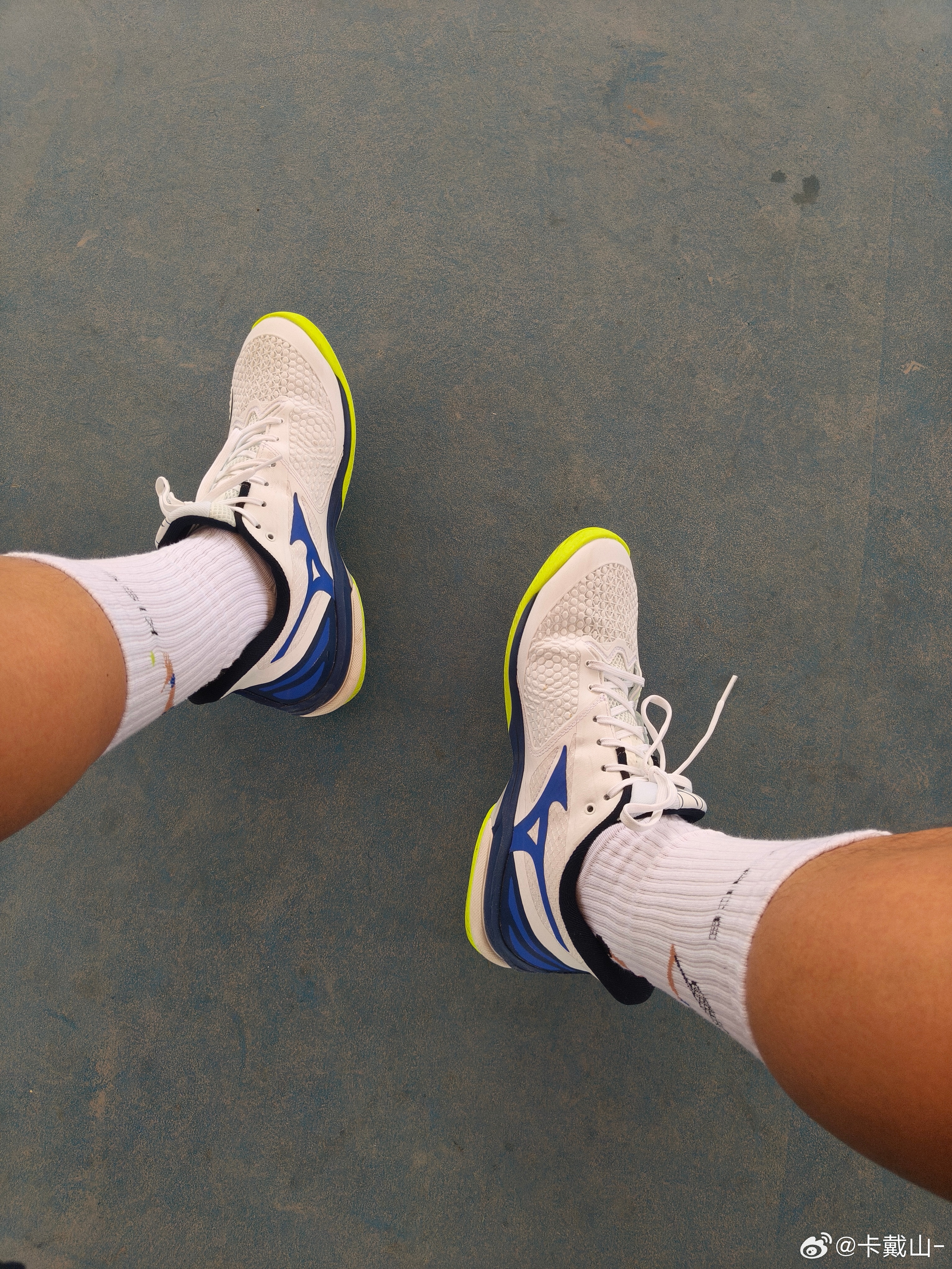 [ 网球鞋测评 | 美津浓exceed tour 7 ]新年试了美津浓网球鞋之后