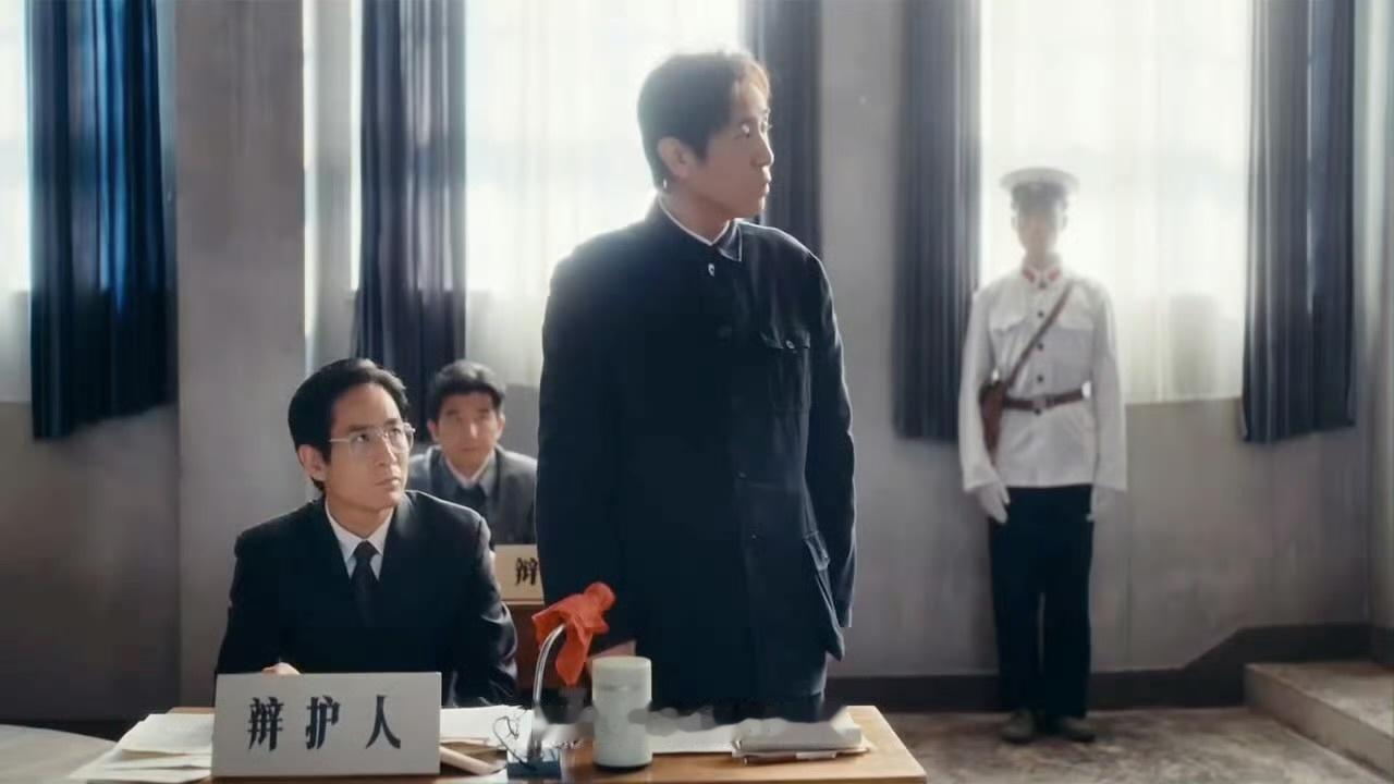 成泰燊于和伟两个影帝同台飙戏哪个天才把成泰燊于和伟俩影帝凑齐飙戏《重器》名场面来