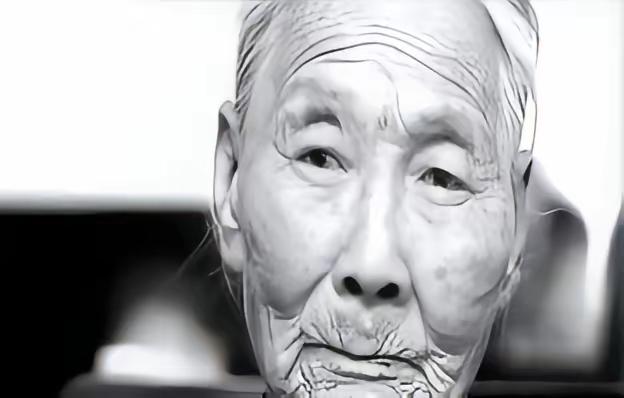 13岁，她说，一天要被糟蹋20多次，肚子被蹂躏到肿胀鼓起，那些日本兵就用军靴，一