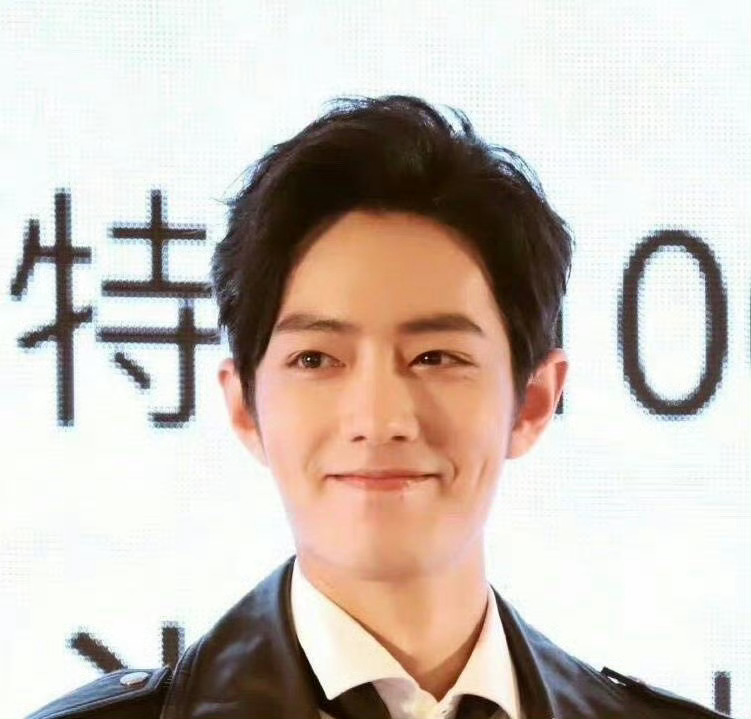 哈哈哈哈哈哈哈不是第一次了肖战圆头被当vogue的o ​​​