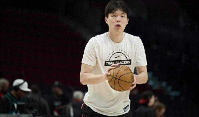 杨瀚森季前赛首秀要来了：20分钟能打出15+10吗？