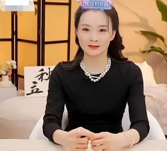 【#晴格格王艳回应直播带货被骂#】#王艳两场直播销售额超3000万# 8月21日