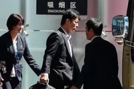 由高村正大担任团长的“日中友好议员联盟”成员13日开始正式访华。

高村正大，1