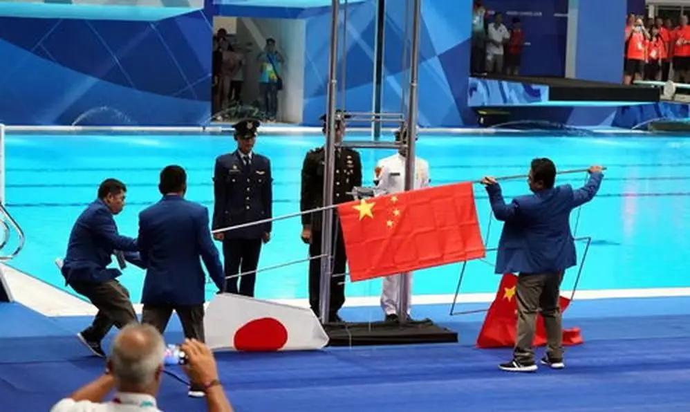 名古屋亚组委心里到底在怕啥？难道不是怕输比赛，而是怕中国夺冠奏响义勇军进行曲？9