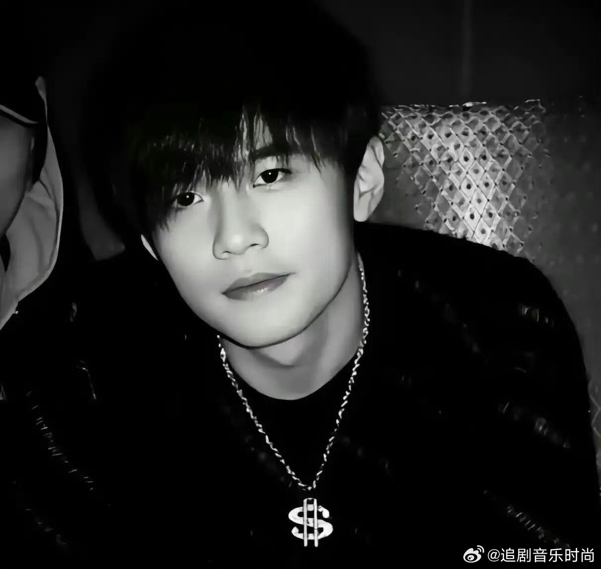 周同学来给周杰伦预热了 每次周同学现身，都是一场回忆杀。那些关于周杰伦的歌曲、演