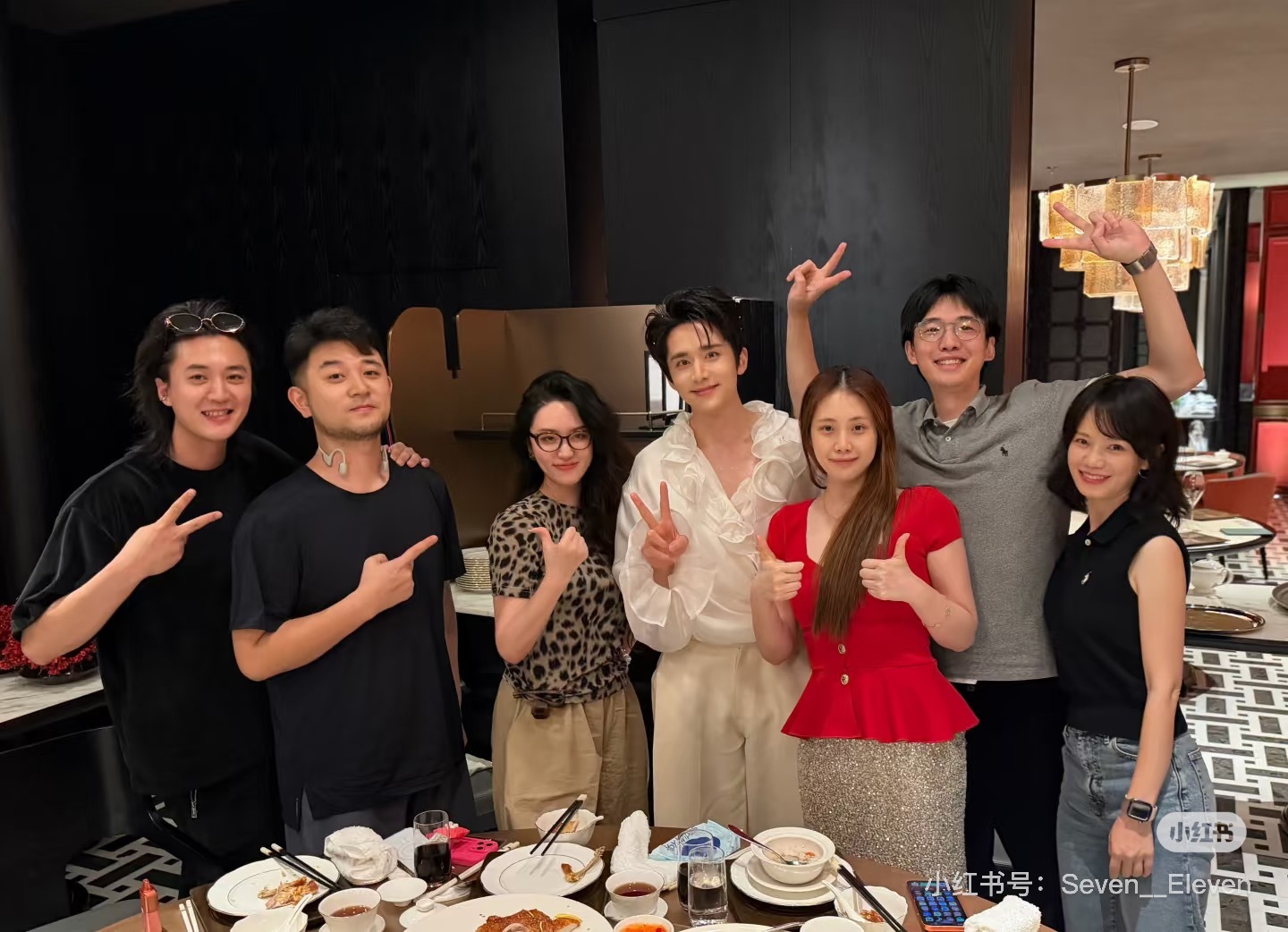 演唱会结束以后餍足的小姐姐一枚当一个人将自己彻底掏空，把所有力气、所有情绪、所有