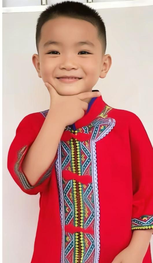 广西百色，走失超40小时的5岁男童，终究没能平安回家！4月18日，有村民在村子附