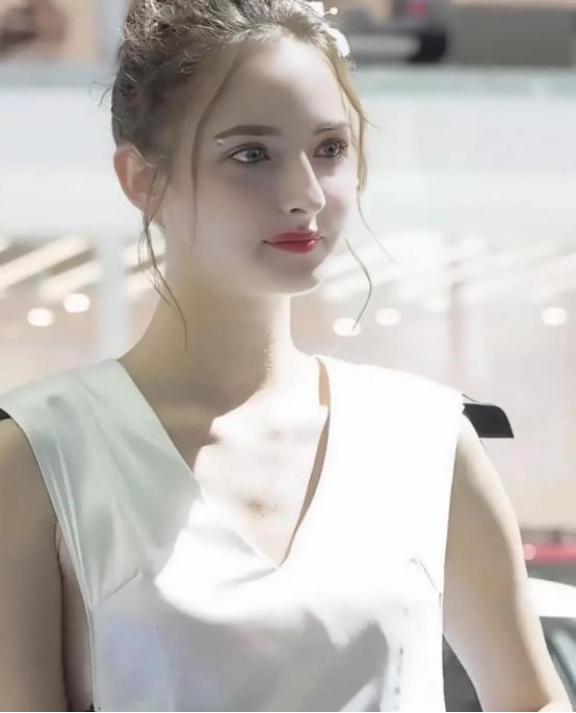 乌克兰还有一个大问题很多人都没注意到，那就是乌克兰的女人将来该怎么办？战争把男人