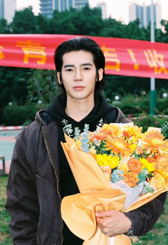 于适《猎影者》杀青官宣全阵容，期待韩光煦！ 