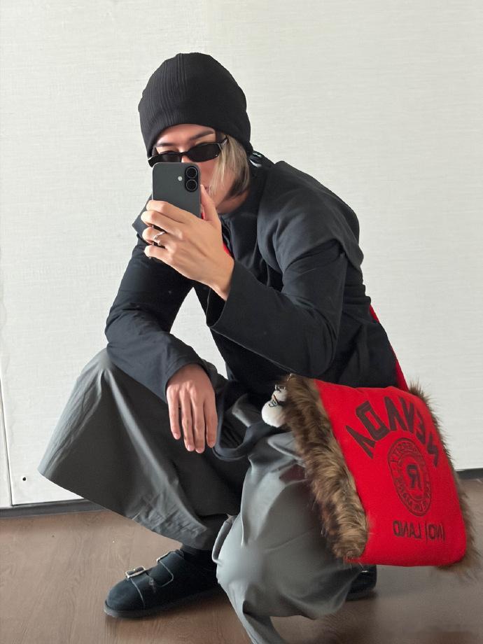 蔡徐坤将出席米兰时装周蔡徐坤米兰时装周行程来啦！受邀看Thom Browne20
