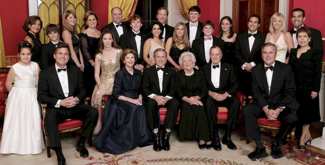 大家有没有发现，爱泼斯坦案牵扯的范围极广，上至美国数任前任与现任总统、英国皇室成