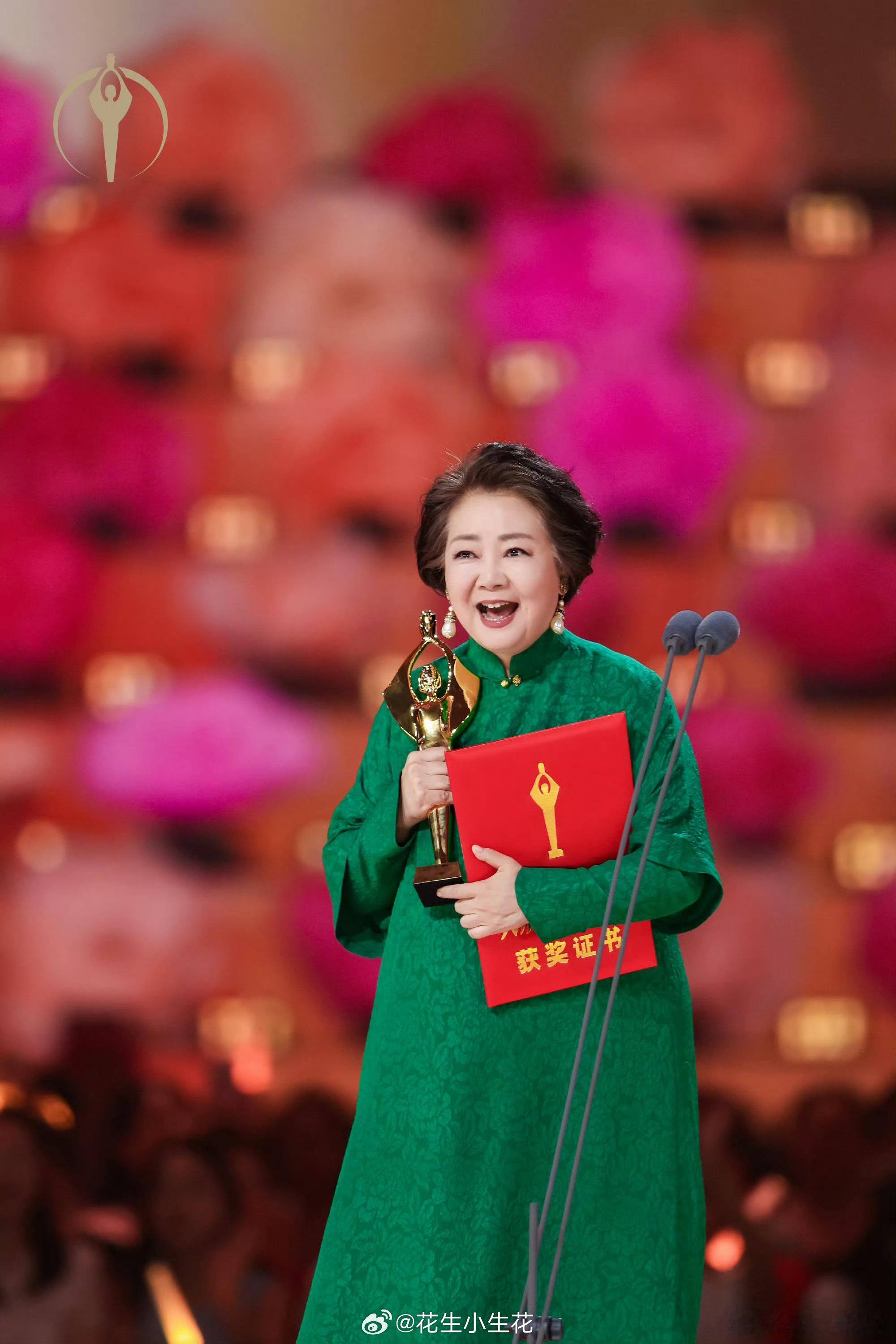 电视剧《颐和巷》济宁开机主演：万茜、萨日娜、马思超、李雨真导演：谭嘉言《沙尘暴》
