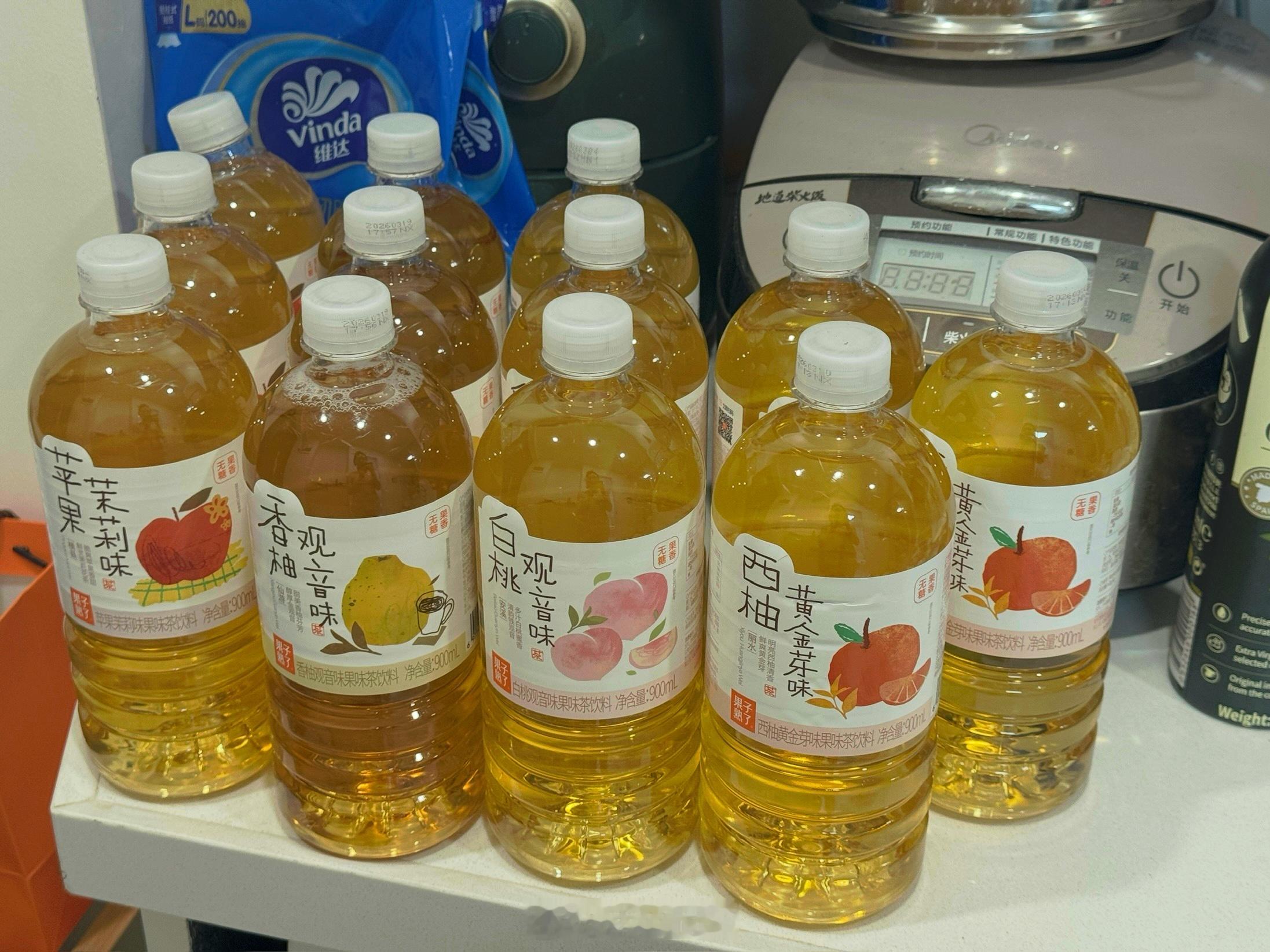 近期的口粮是果子熟了的无糖果茶！整箱整箱的回购，足以见得我有多爱！！雨丝的好物分