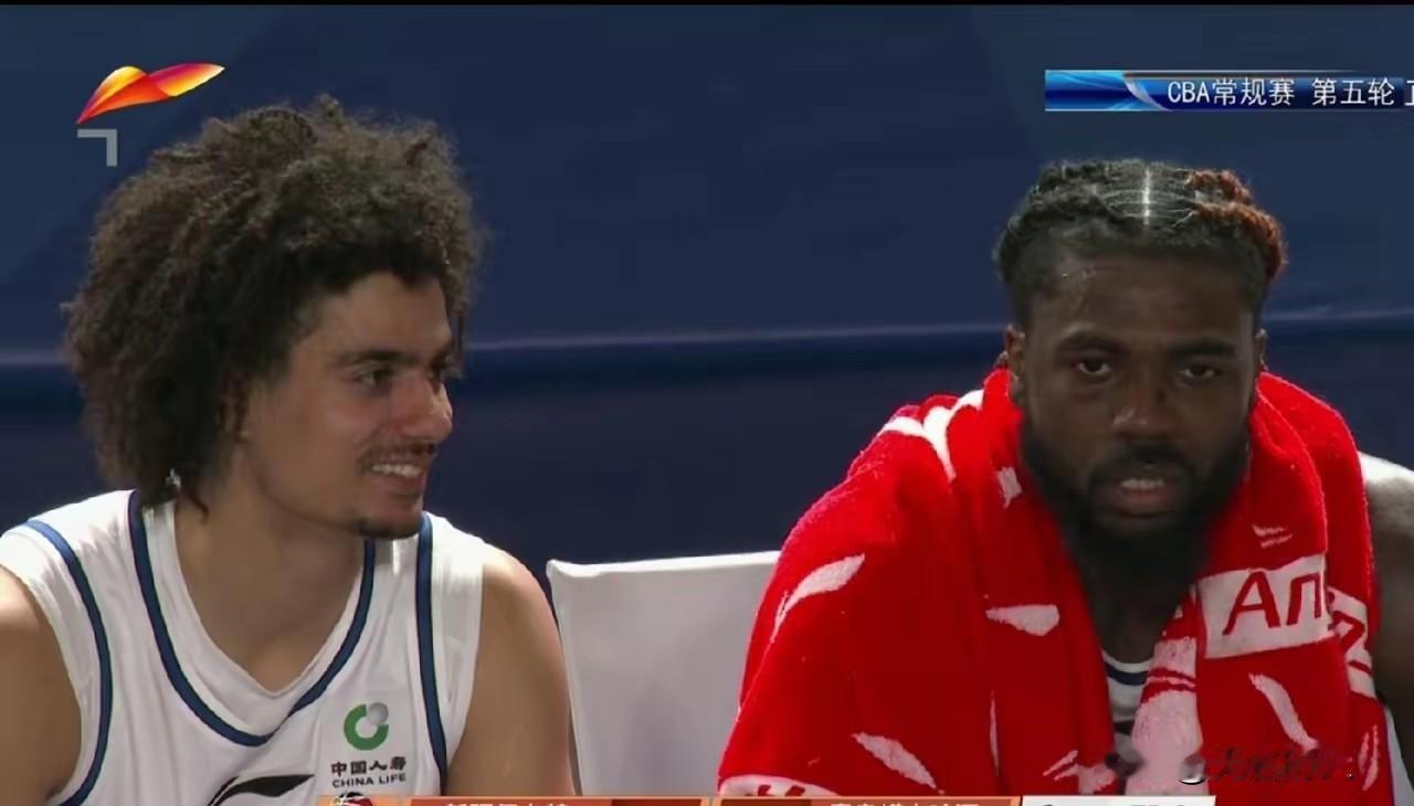 新疆留着理查德森干什么，又一次得分挂零，五场一共11分



新疆外援理查德森表