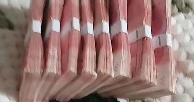亲妹妹偷偷借出8万，四年后哥哥还钱，她张口要银行利息，哥哥当场拉黑，这到底是心寒