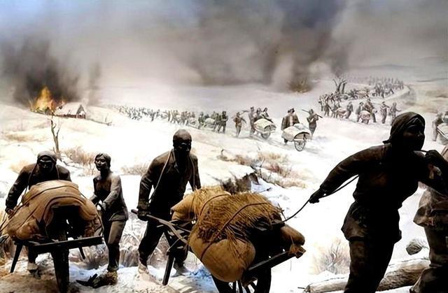 仗打到最要命的时候，粟裕给中央发电报，说能不能给每个战士搞半斤猪肉，五包烟。中央