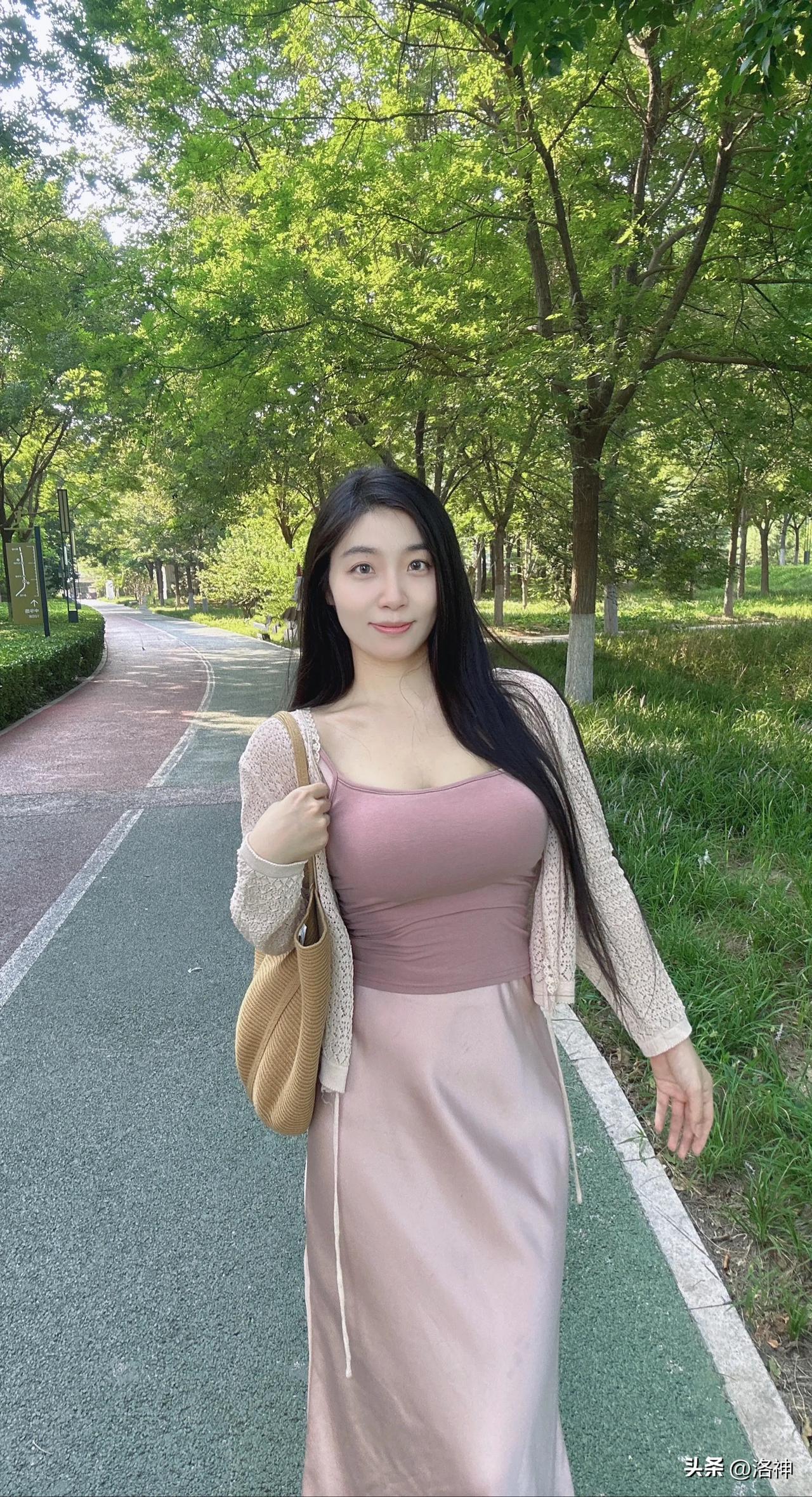 如果有多一张船票
你会不会同我一起走

假如会再选择 如果重逢有形状  有一天我