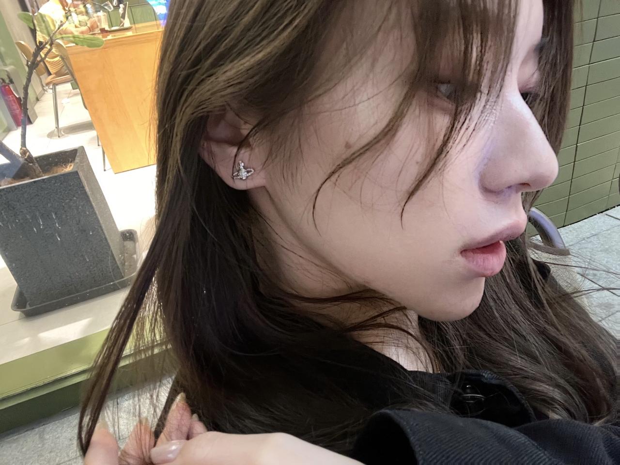 男人会把女人捧在手心里，未必是她多漂亮或多会撒娇，而是她有股让人安心的力量。比如