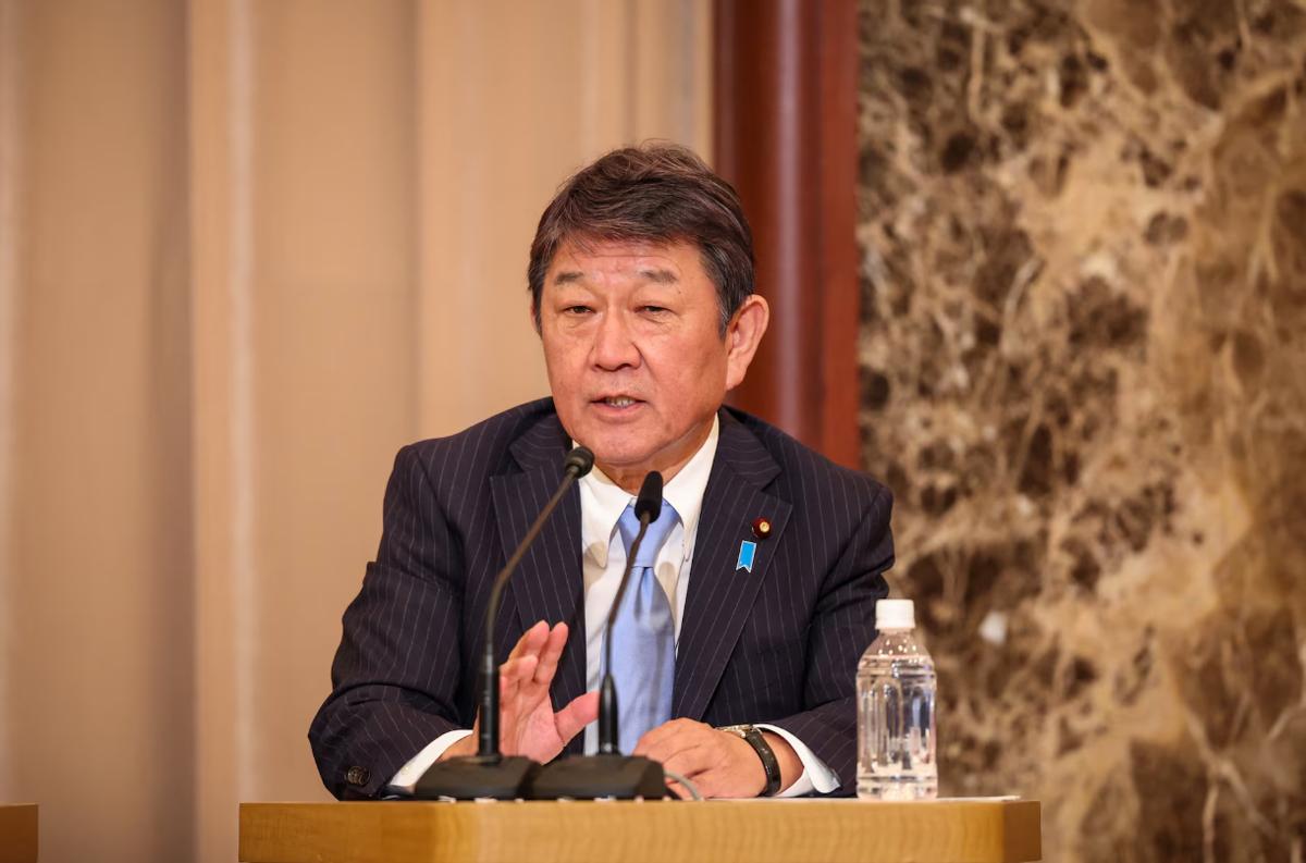 14国借南海仲裁十周年向中国施压，日本外相茂木敏充的表现最扎眼。他高调要求中国“