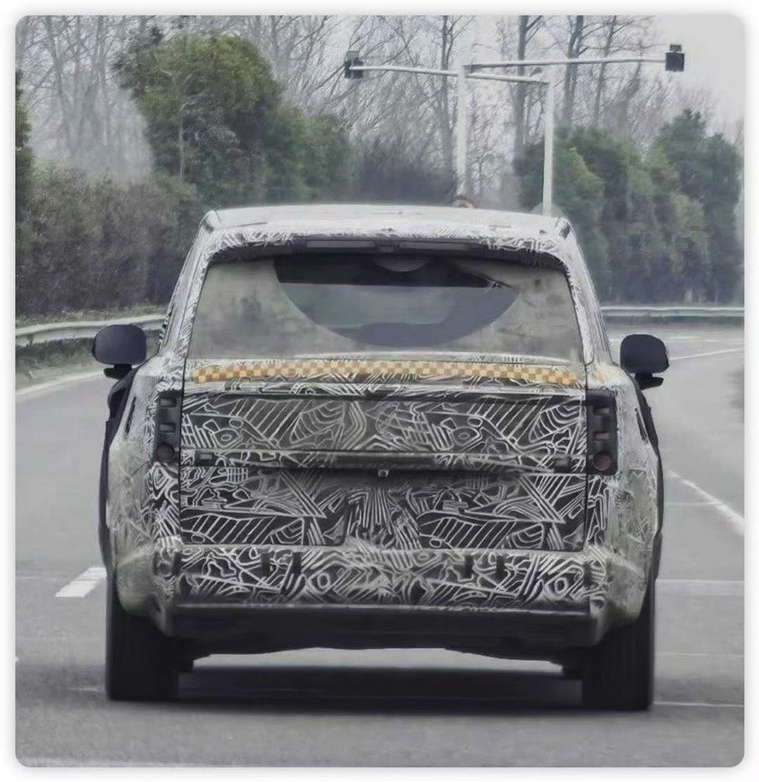 让AI把小米YU9伪装去掉，结果长这样…满分10分，你们打几分