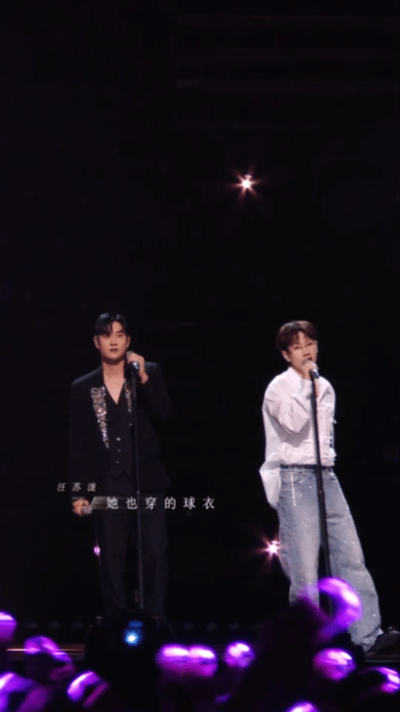 快把孜然浇周兴哲汪苏泷头上 周兴哲汪苏泷合作舞台燃爆了！一个歌声穿透灵魂，一个r