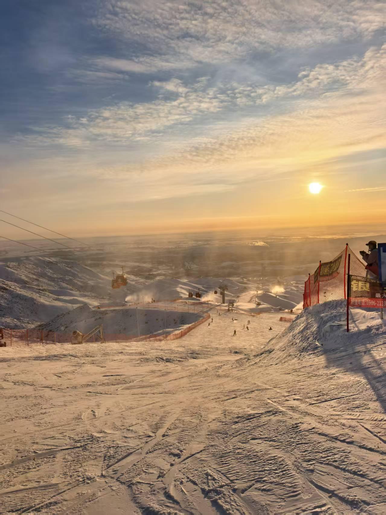 冬日生活打卡季冬日暖阳——在这个季节变幻的世界，寻找一处来自天边的祝福！白雪皑皑