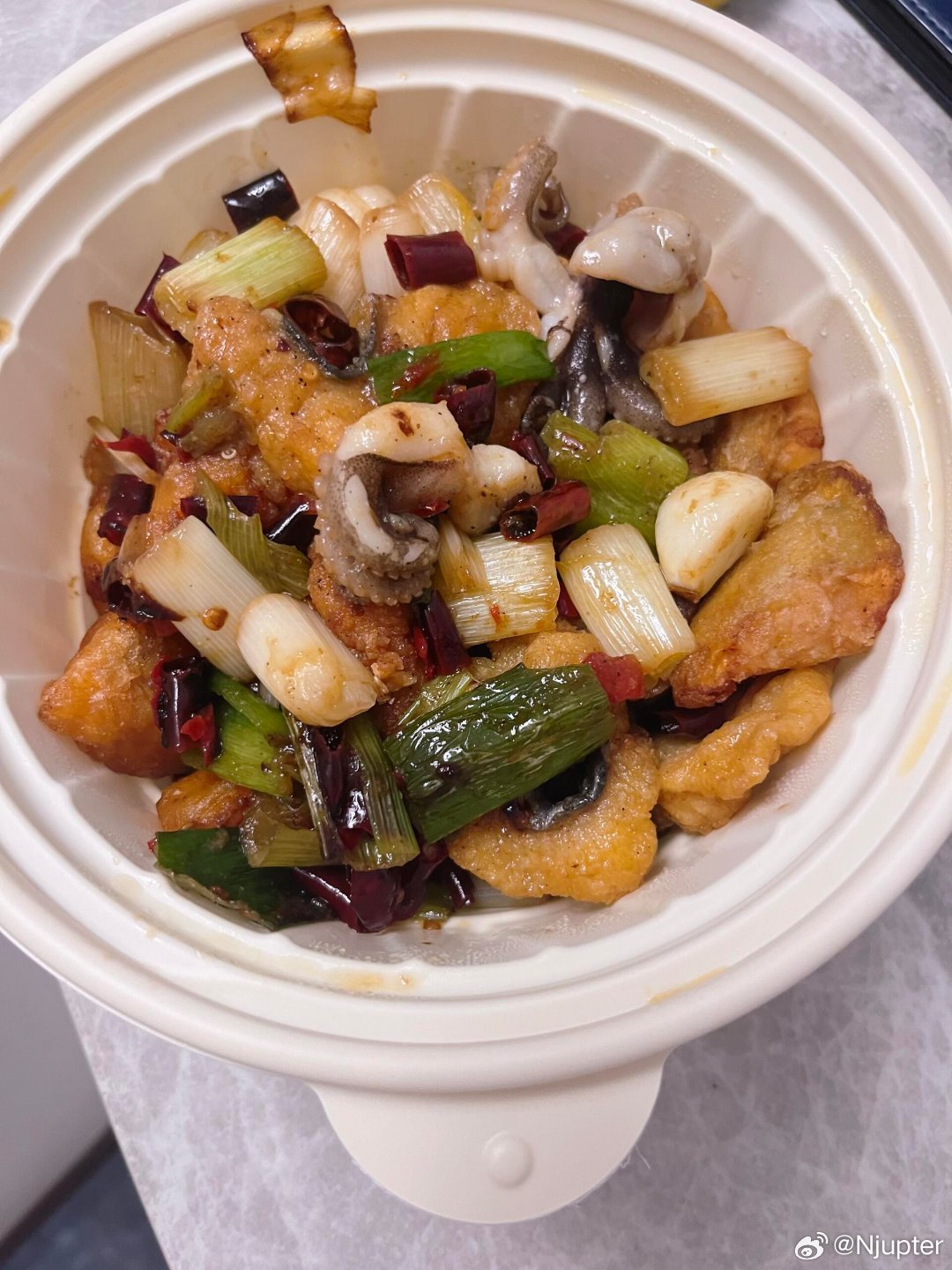 月薪两万吐槽吃不起中式快餐 网上热议不是无病呻吟，一线新一线的数据摆在眼前，就餐