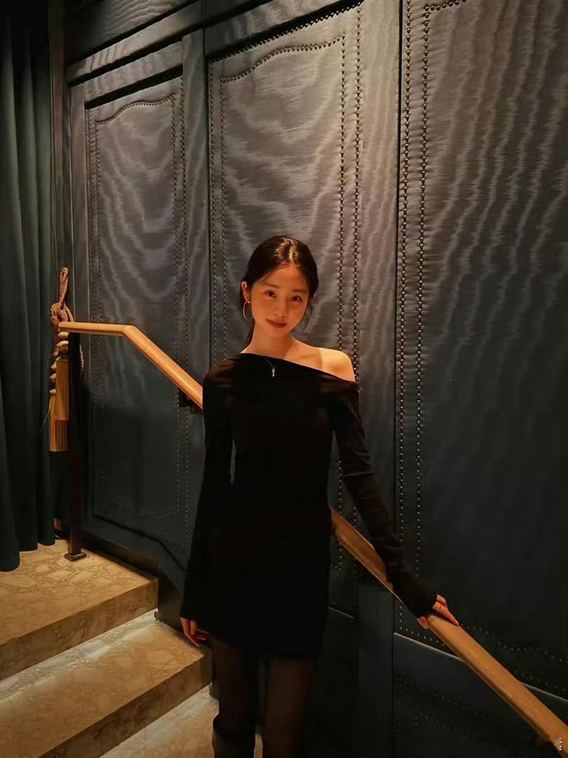 黄多多的资源黄磊到底给黄多多砸了多少钱？虽然没明说，但这配置绝对是顶配！为了学琴