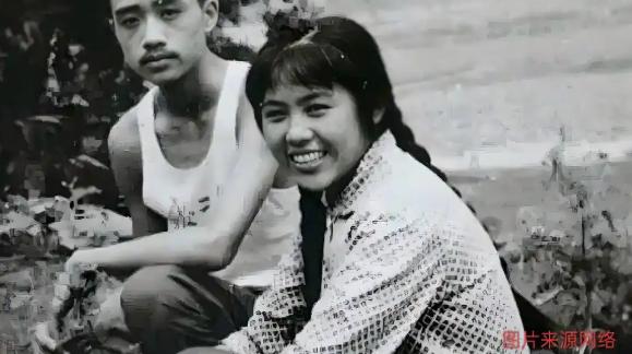 1974年，知青李根生返城，父亲甩给他20块：“别再回来！”他含泪转身。谁知16