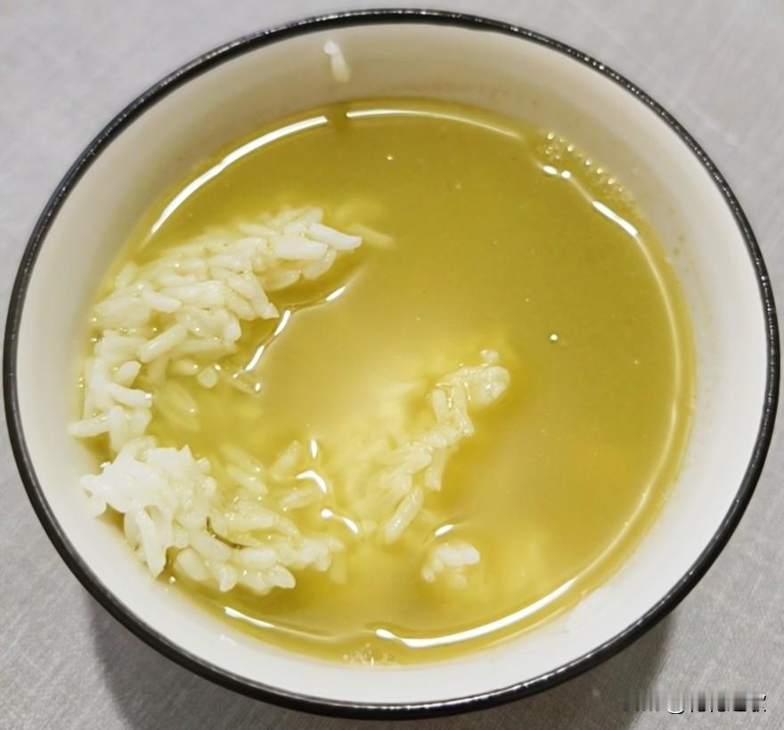 喜欢用鱼汤泡饭吗？

哇，我非常喜欢，喜欢的都破例减肥期间晚餐吃大米饭啦，真的是