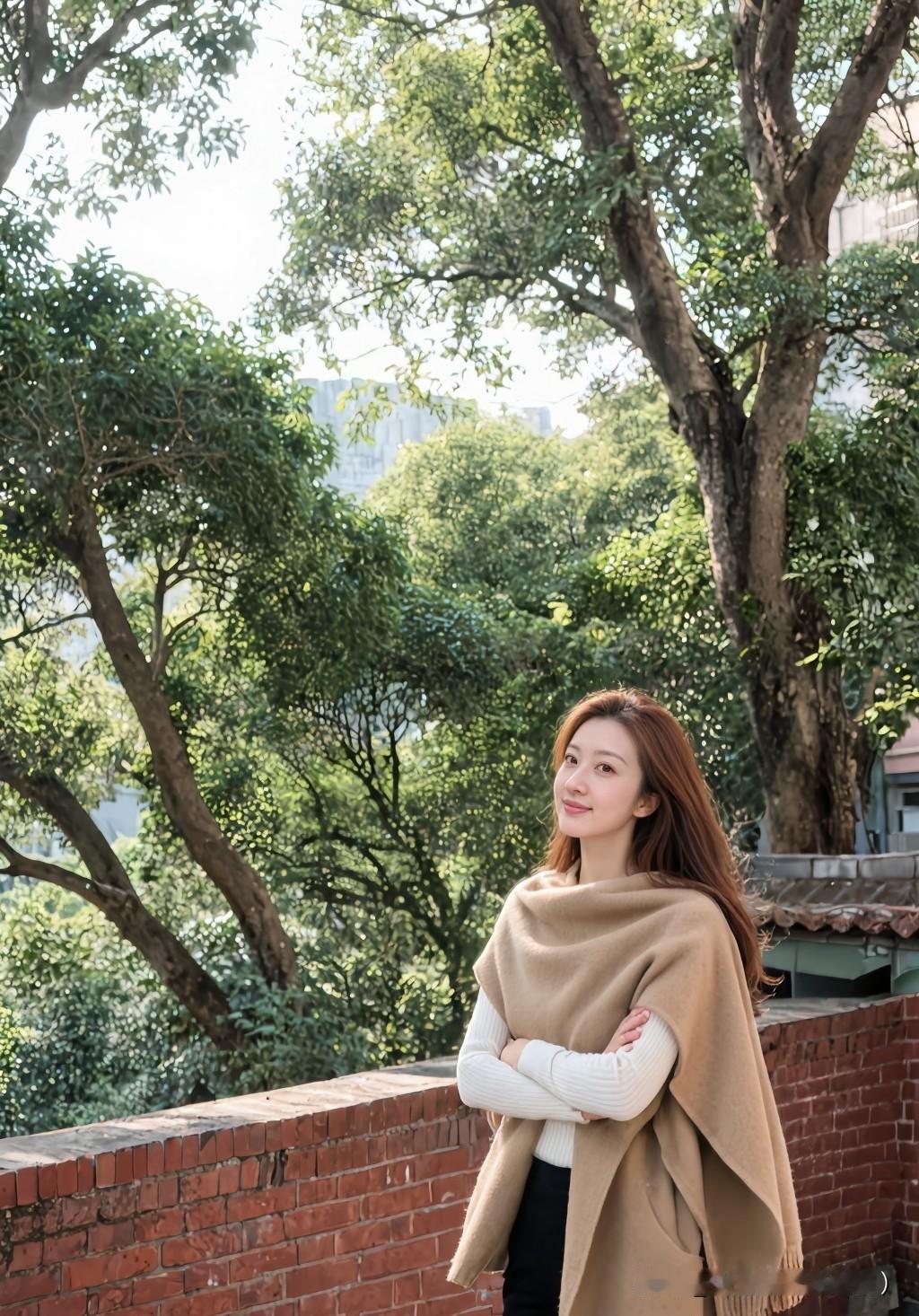 心里装着一个
闪闪发光的梦想，
但低头看看自己的双手，
却感觉遥不可及。
这种距