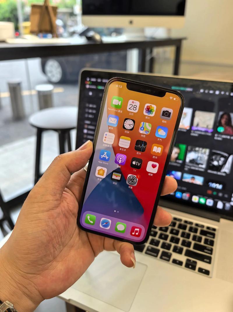 据报道，为加速Siri等产品的智能化升级，苹果公司近期组织近200名工程师参与为