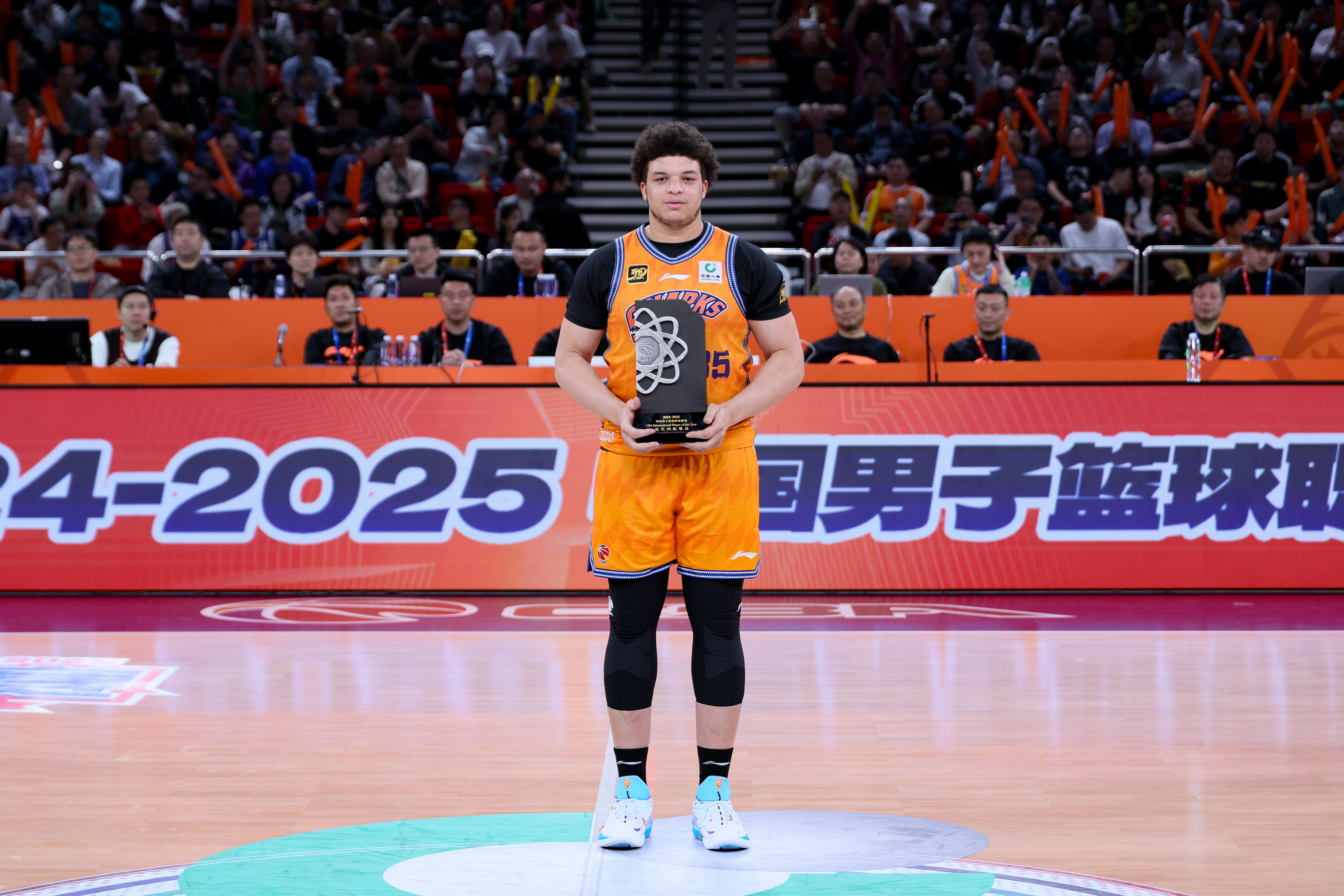 Welcome Back上海久事大鲨鱼 ​​​