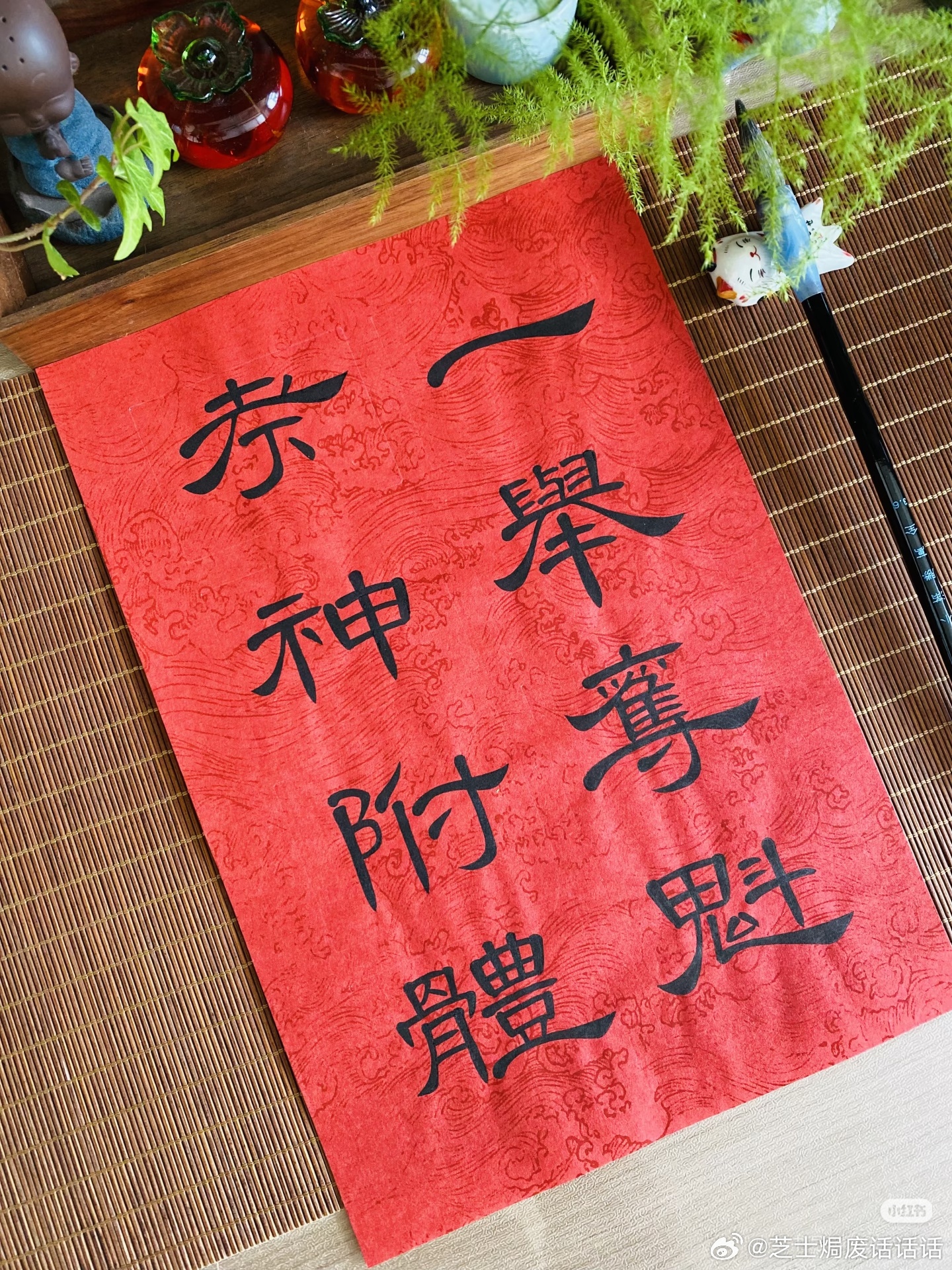 河南考生散场喜提新手机 考场外的“惊喜盲盒”是新手机！看着考生们雀跃的样子，突然