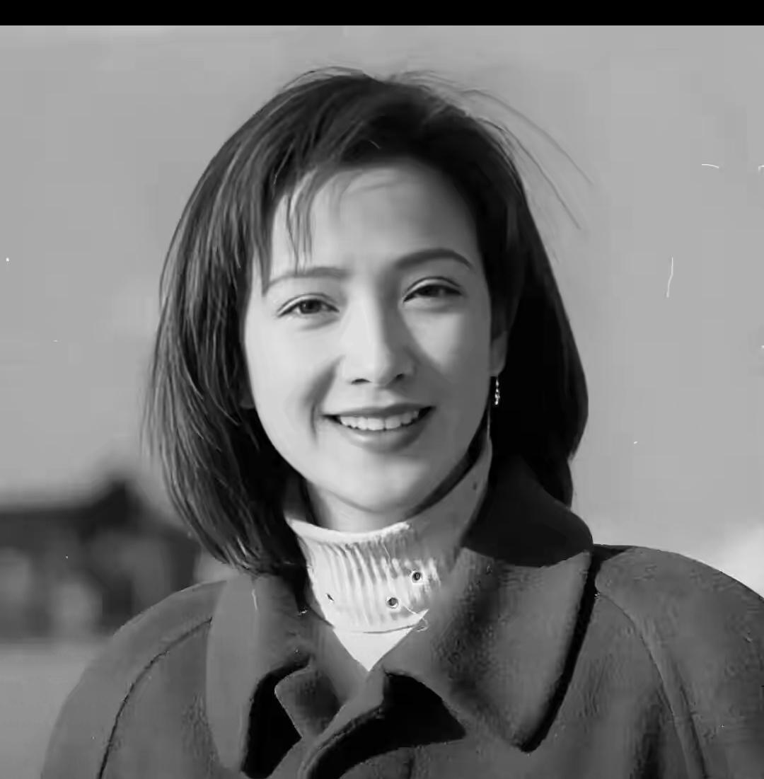 泪别何晴！抗癌十年落幕，唯一演遍四大名著的古典美人，带走了最纯粹的荧幕风骨
 