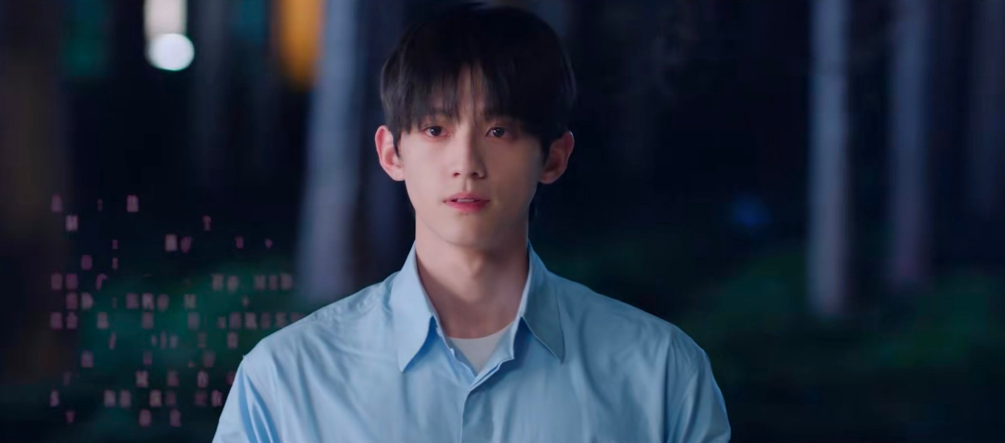 伟明在骄阳里的样子比晓培另外一部焕羽里强，没有那么奇怪了，颜值下限太低是这样的 