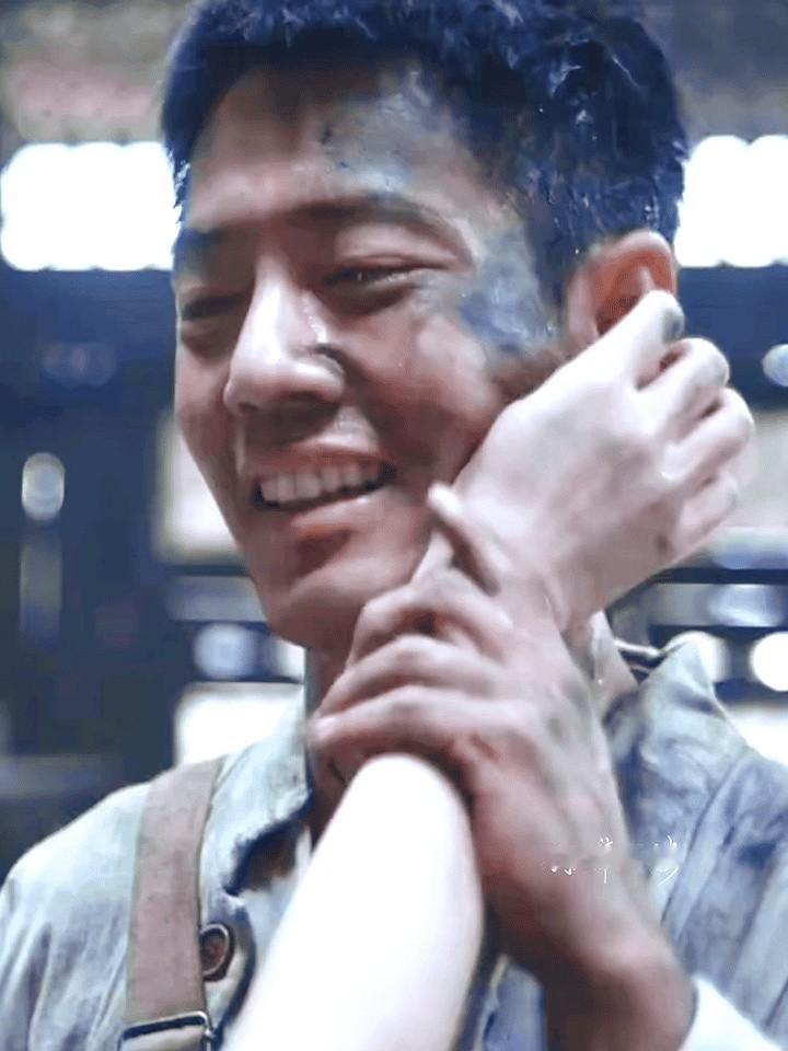 一个看似简单又幸福的画面我已羡慕了。

这个画面是肖战得闲谨制的内容，讲的是上一